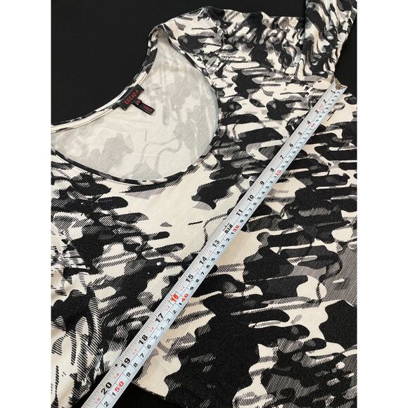 ~ Escada Top 42 US 10/12 Knit Shirt Short Sleeve Gold Logo Scoop ViscoseElastane - Picture 7 of 16